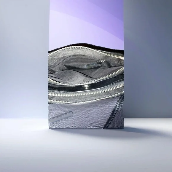 Kenneth Cole Reaction Handbag - Picture 4 of 7